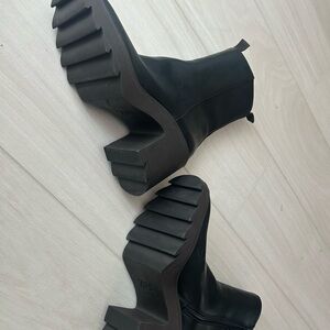 Zara Black Chelsea Boots 10.5